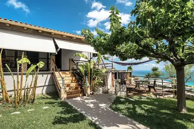Image de Villa 'Koutoupakia' avec vue sur la mer, Wi-Fi et climatisation