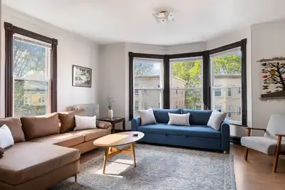 Knock on Wood | Airy Charm in Heart of Downtown