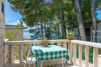 Image de Garçonnière avec la terrasse Brela, Makarska (As-18356-e)