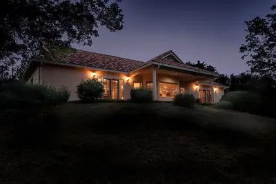 Image de Guinda's Finest Nature Get-Away!