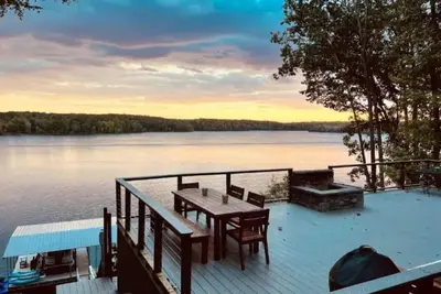 Image de Best Views on Lake, TIki Hut, Boat Rental