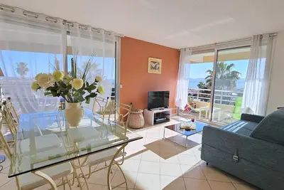 Image de Beautiful Apartment By The Sea With Sea View, Wifi, Parking, Swimming Pool