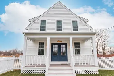 Image de Just Listed Great Rates Built In 2022 Stunning 3bd Ac Downtown Sandwich Walk To Beach Book Now!
