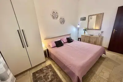 Image de Modern and Well Equipped Apartment