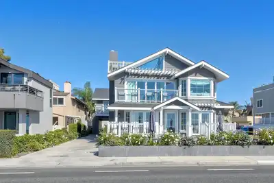 Image de Luxury Ocean Views | 6 Br Home | Steps to Sand