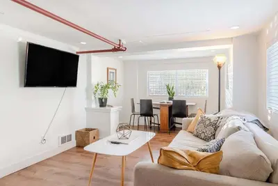 Image de Cozy Private Urban Oasis: The Ballard Bungalow!