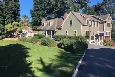 Image de Large family home in great location