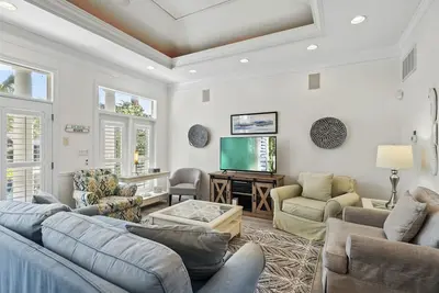 Image de 4br Spacious Beach Home with Private Pool+ Studio Apartment | Southern Nights