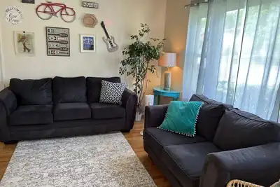 Image de Cedar Valley Cottage- 3bed 2 ba near King University