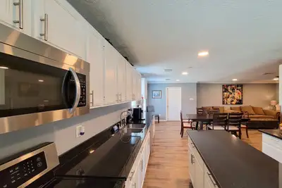 Image de Delightful 4 bedroom villa with pool 6 miles from Dt