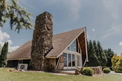 Image de Cozy A-frame in North Georgia mountains with New hot tub
