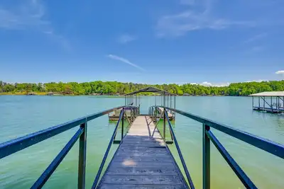 Image de Seasonal Beach + Boat Dock: Lake Hartwell Home!
