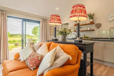 Image de Elegant luxurious cottage - The Dove House