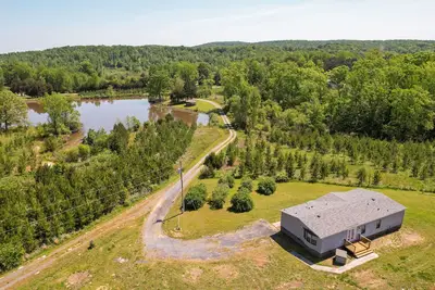 Image de Quaint Asheboro Home ~ 1 Mi to North Carolina Zoo!