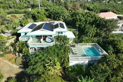 Image de Luxury St. John Waterfront, Villa SeaGate 5br  Living Reef, Pool, Near Cruz Bay