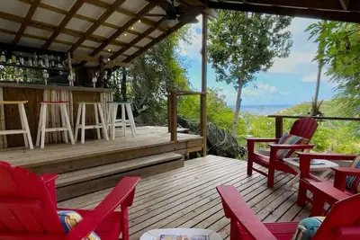 Image de Cay Syrah! 4 bedroom home! Solar/battery backup