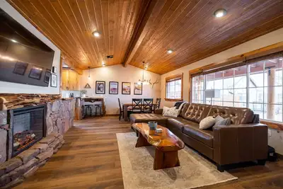 Image de Relaxing Stoney Cottage- Air Conditioning and Gas Fire Pit.