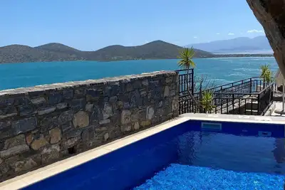 Image de Breathtaking view of the sea and mountain. Private pool, Wi-Fi, near beach/shops