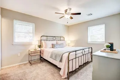 Image de New*Jeannie's Place♥Bright, Beautiful Family Home