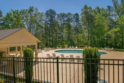 Image de Keowee Key Condo Rental w/ Golf Course View!