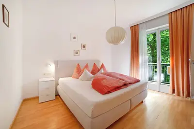 Image de Appartement 'Villa Sabine - Edith' avec vue sur la montagne, jardin partagé et Wi-Fi
