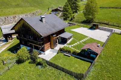 Image de Chalet \"Kasern\" avec vue sur les montagnes, terrasse privée et Wi-Fi