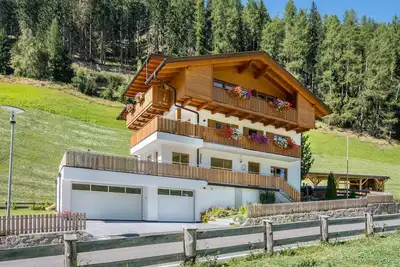 Image de Appartement 'Ferienhaus Nairz Edelweiss' avec vue sur montagne et Wi-Fi