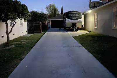 Image de Cozy Rv 1Bedroom With Cali King bed, Double bunk beds, 1Bath, Private