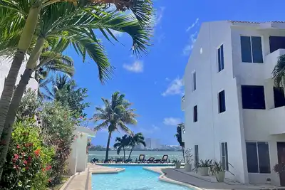 Image de Entire apartment 5 min to the beach, in hotel zone! w/ pool