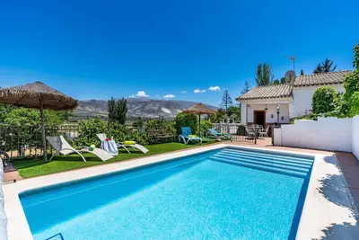 Image de Maison de vacances 'Ladera De Los Molinos' avec vue sur la montagne, piscine, jardin et Wi-Fi
