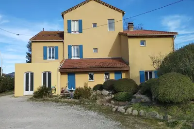Image de Joli T1, 36m2, sur Terrain de 1700m2, Proche Commerces et Plages