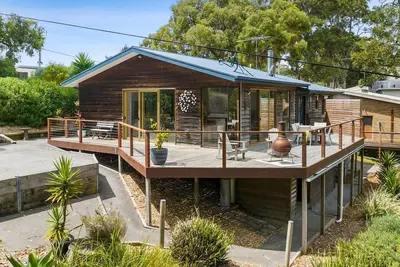 Image de A Cozy 4br Located in the Charming Coastal Town of Lorne