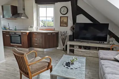 Image de Gemütliche Ferienwohnung mit Offenen Dachbalken Klimaanlage