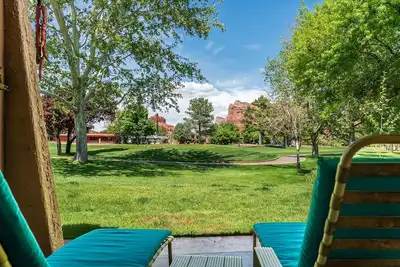 Image de On Golf Course. Cozy, Comfortable Condo Wtth 1