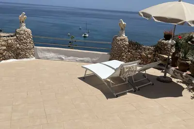 Image de Villa overlooking the sea