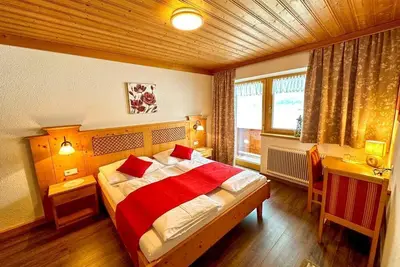 Standard double room with balcony - Bed & Breakfast Seeblick