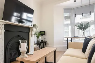 Image de Fore Street House - Apartment 2, romantic in Seaton, Devon