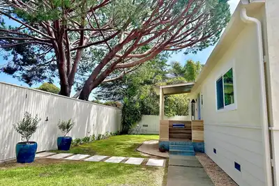 Image de New Listing! MesaRoc Surf Lodge A funky chateau steps to the beach or the action