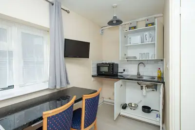 Image de *Reduced* Compact Studio 20 minutes to London via fast train
