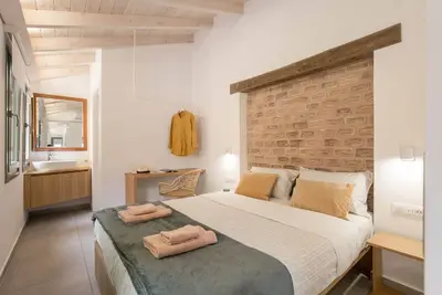 Image de Lindas Convent Garden Home 2\n- beautiful courtyard to enjoy Mediterranean flair