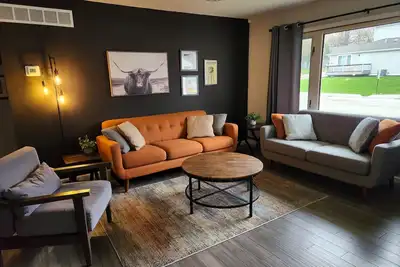 Image de Modern Home, Sleeps 10, Near Downtown and Vu, over 2000 sqft