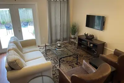 Image de 2 Bedroom 2. 5 Bath Near Tallahassee Memorial and Downtown