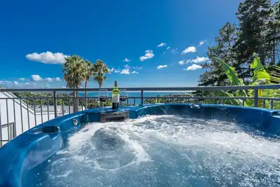 Image de Palm Beach Cottage with Private SpaPool, Air-con and Wifi