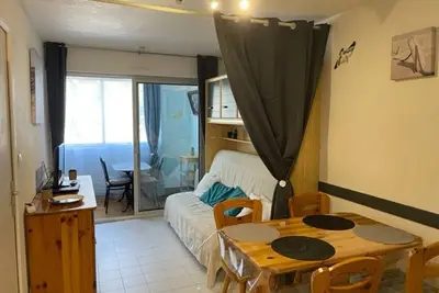 Image de Charmant F2 à Balaruc-les-Bains, 2 étoiles, parking privé, idéal pour 4 personnes