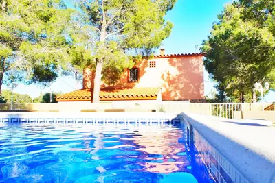 Image de Villa Aloha, avec piscine et spa privés, proche mer et montagne