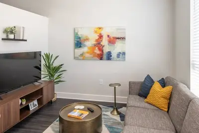 Cozysuites l Modern 1br in Downtown Cincinnati