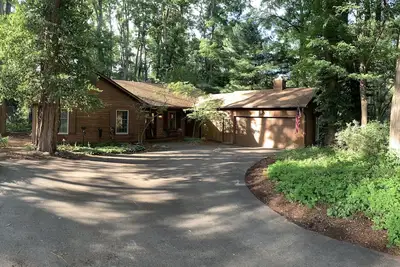 Image de Nazereth, Saint John Fisher and Schoen Place nearby. \nWeek/month discounts.