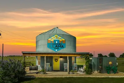 Image de Hgtv-Famous Silo Stay + Llamas Near Waco
