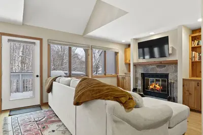 Image de Escape to This Mountain Retreat Near Hiking Trails, Pools, and Golf Courses