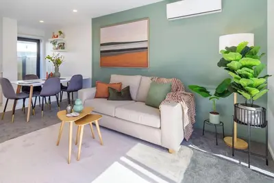 Image de Two Bedroom Two Bathroom Urban Oasis